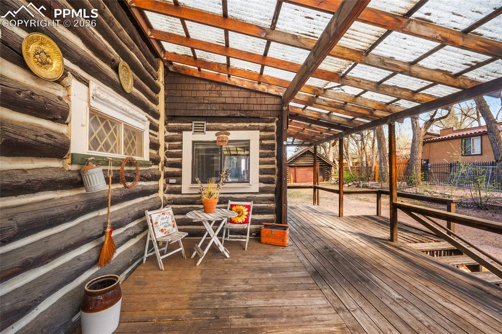 Image 34 of 37: Deck