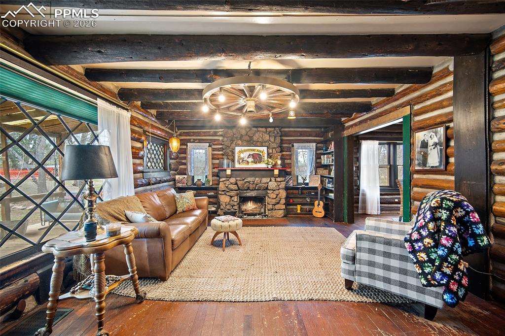 Image 6 of 37: Living Room