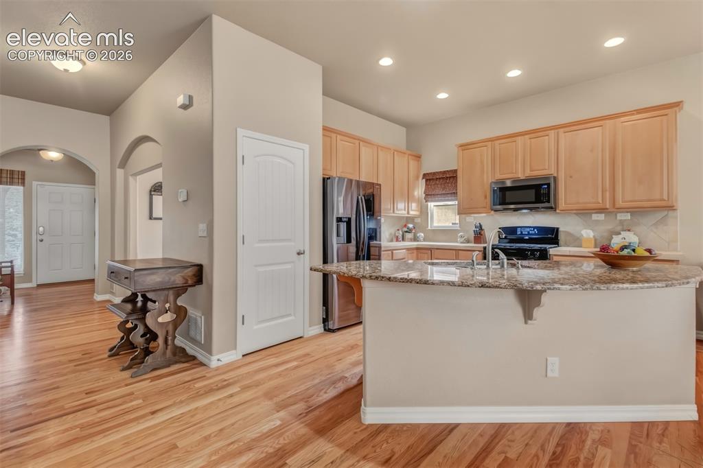 Image 6 of 35: Kitchen