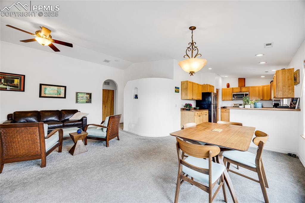 Image 13 of 40: Dining Area