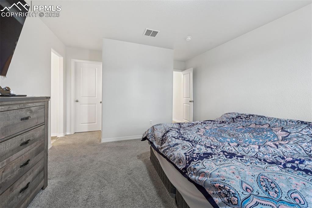 Image 15 of 28: Bedroom