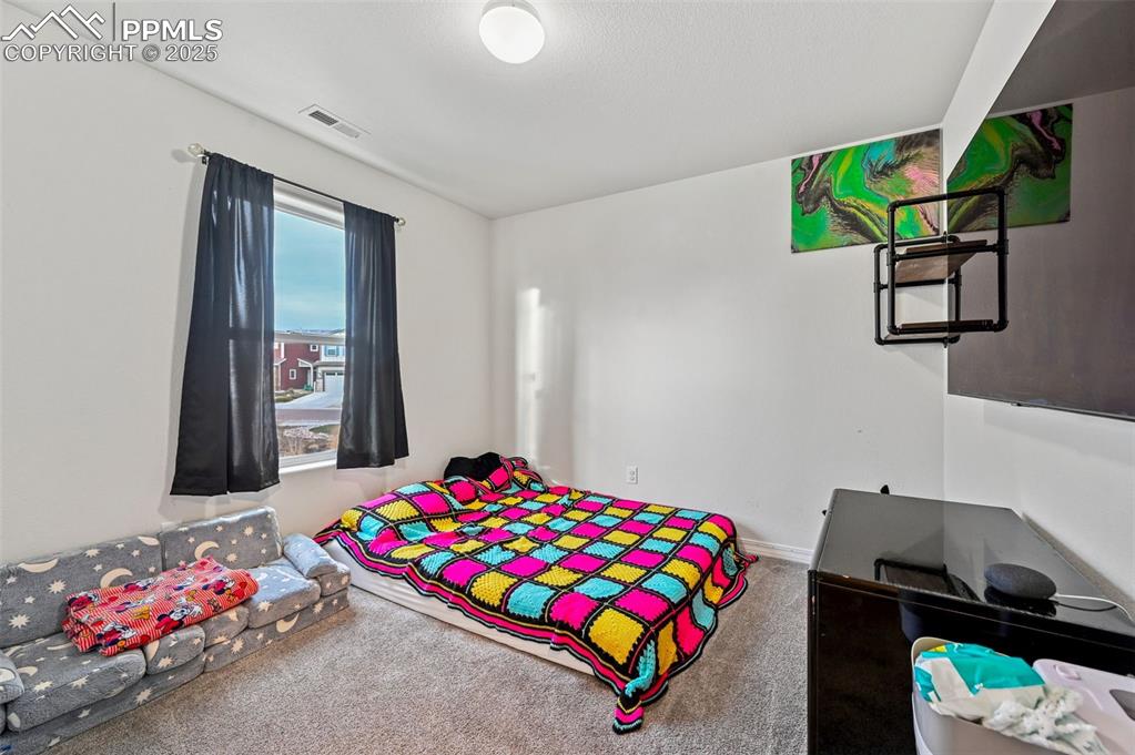 Image 17 of 28: Bedroom