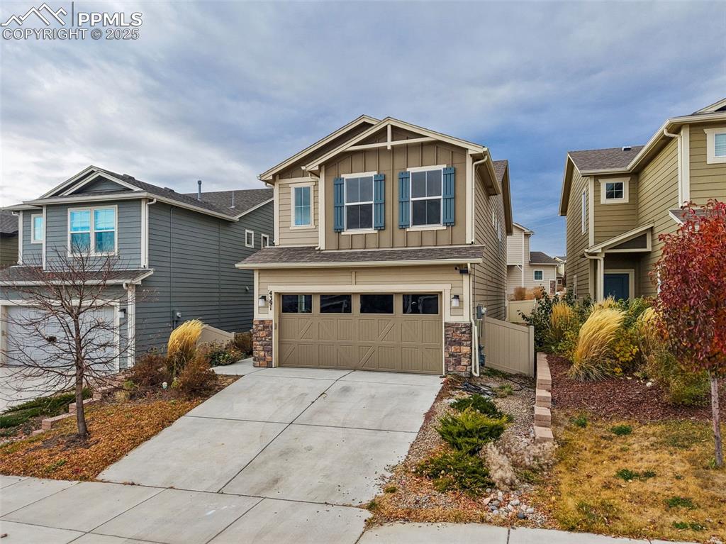 Image 28 of 28: Front of Structure