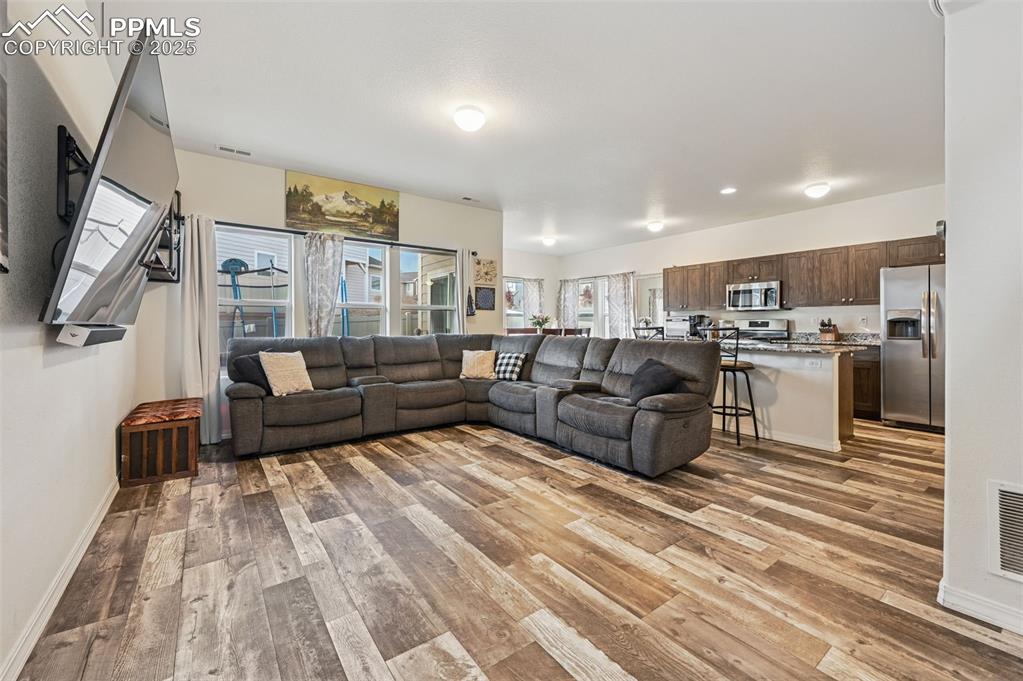 Image 4 of 28: Living Room