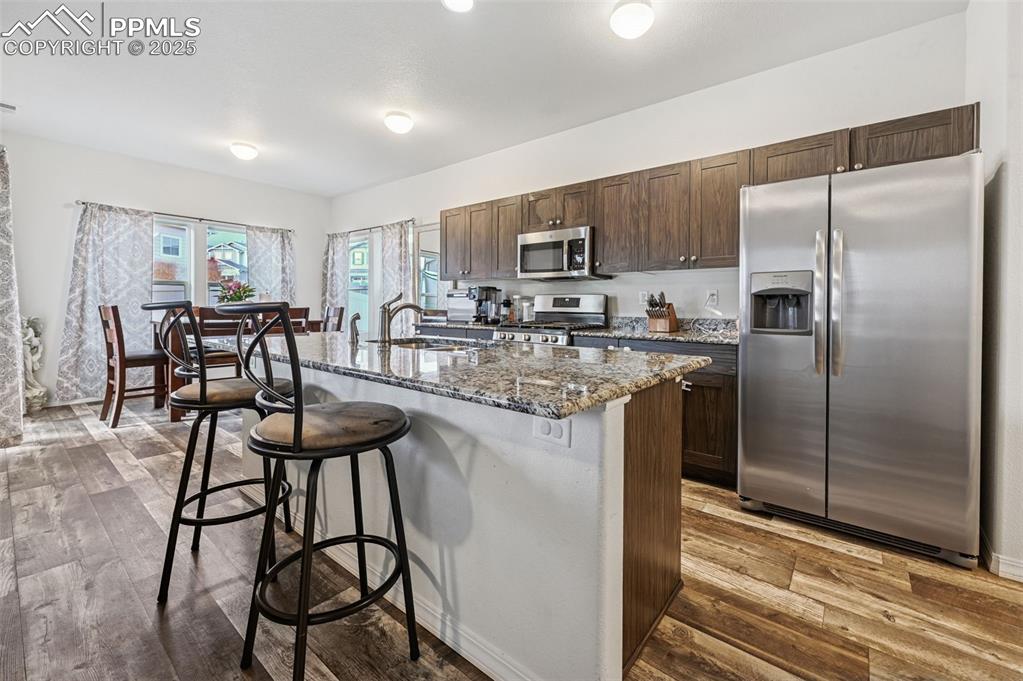 Image 8 of 28: Kitchen