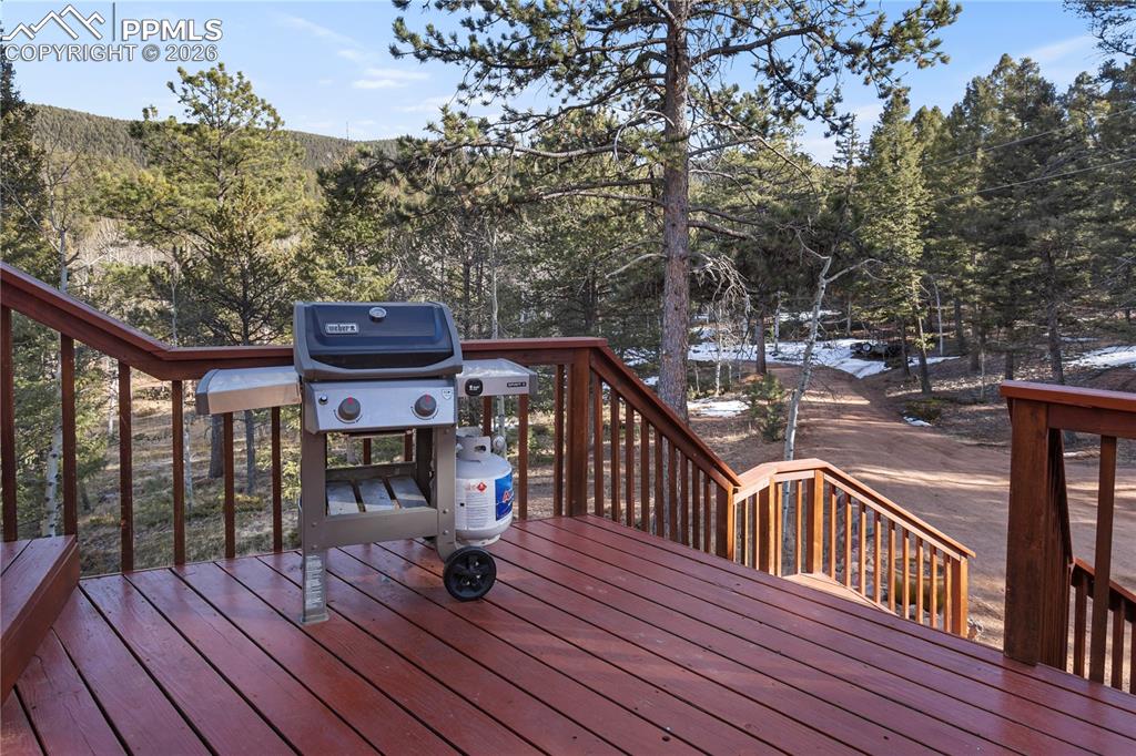 Image 7 of 37: Front Deck