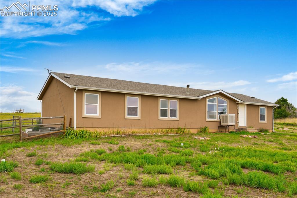 Image 5 of 35: Front of Structure