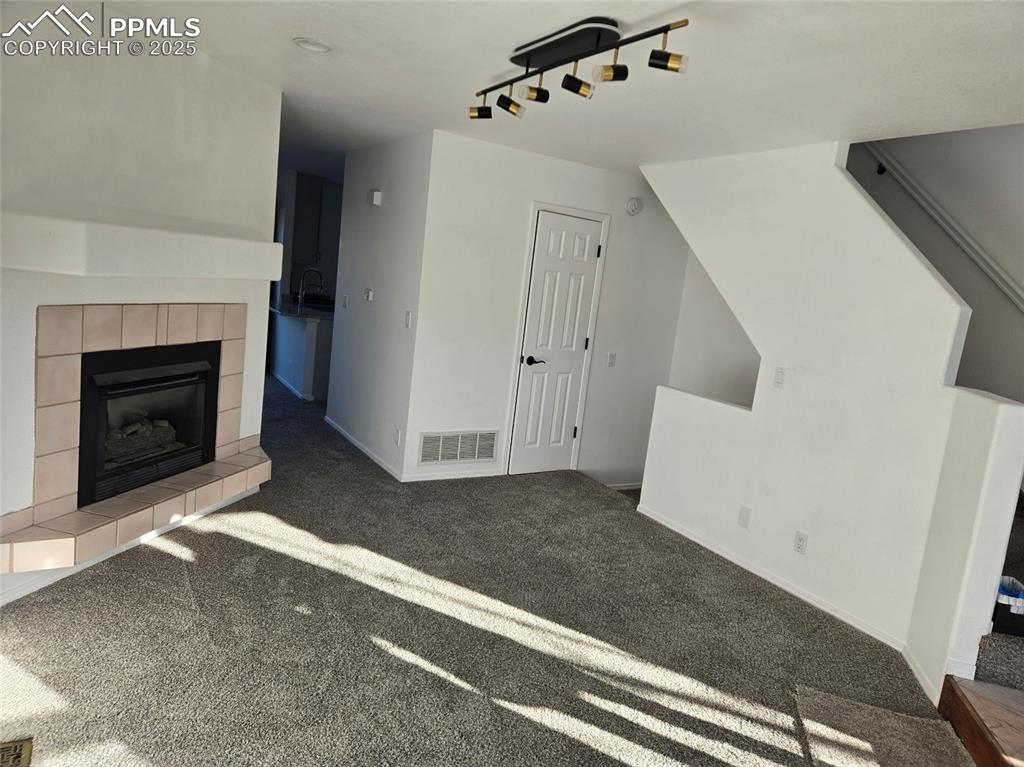 Image 2 of 17: No Description Available