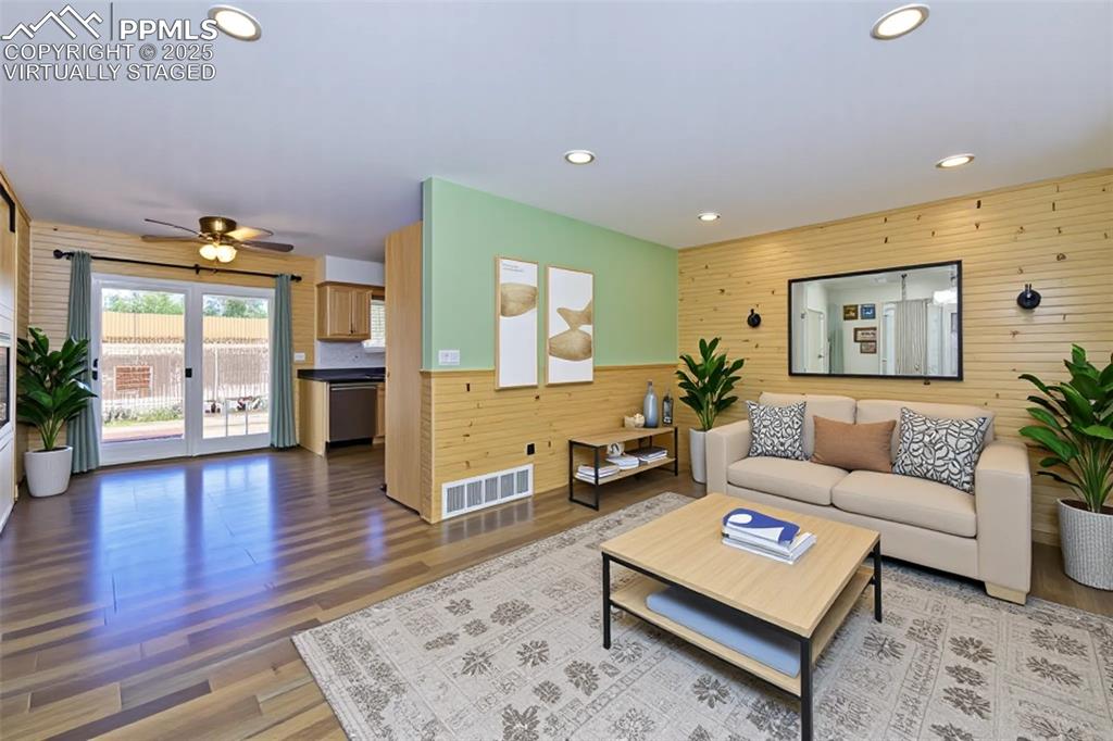 Image 11 of 39: Virtually Staged