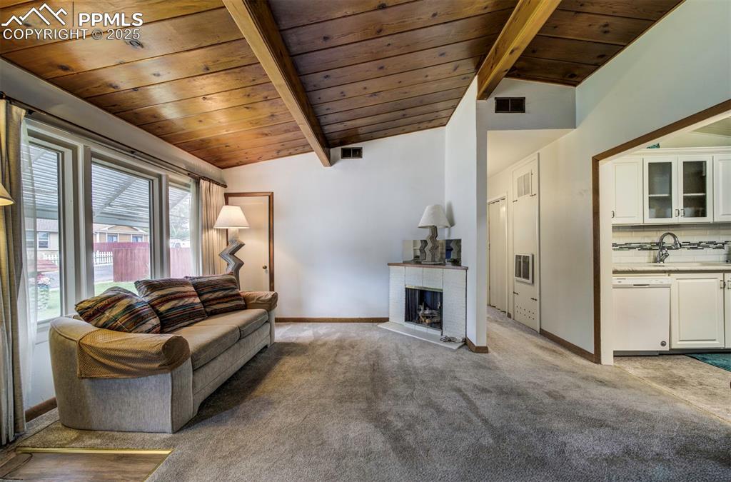 Image 6 of 27: Living Room