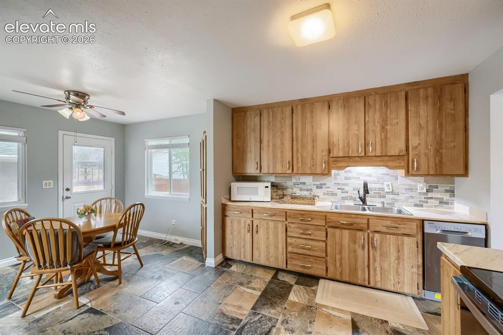 Image 10 of 28: Kitchen