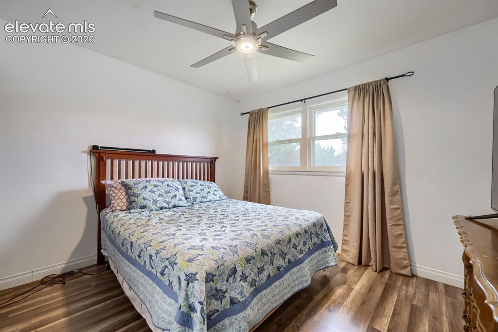 Image 11 of 28: Bedroom