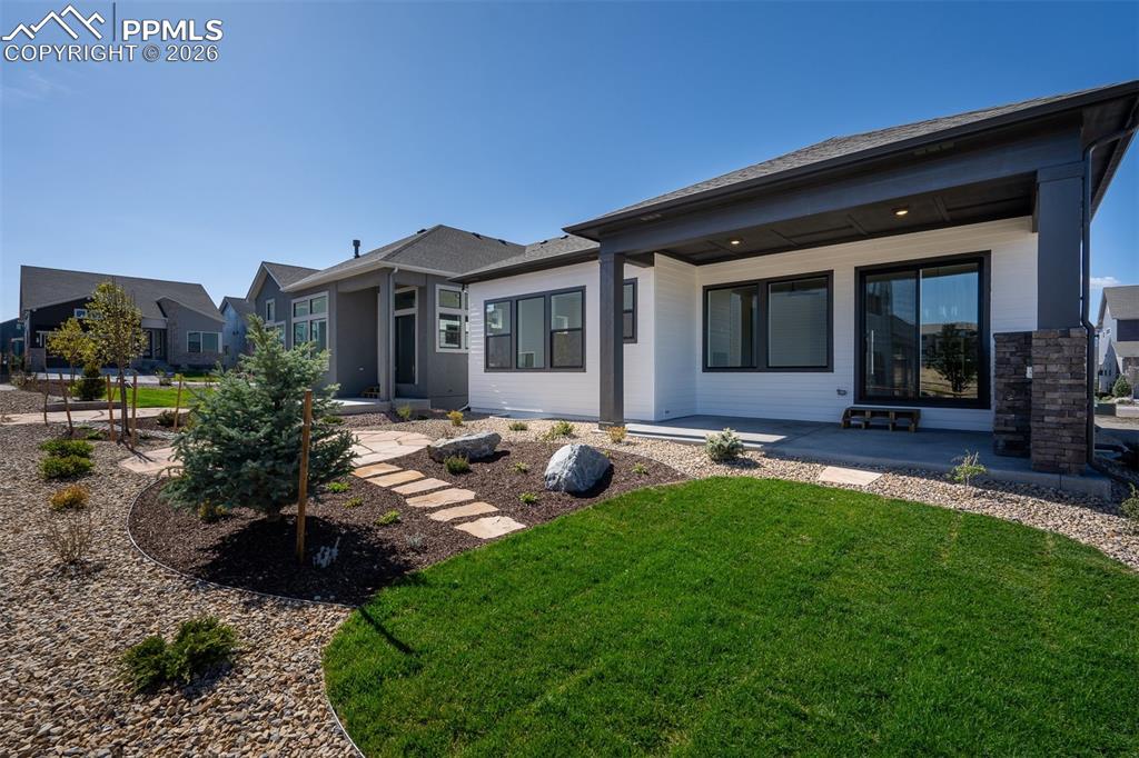 Image 38 of 40: Back of Structure