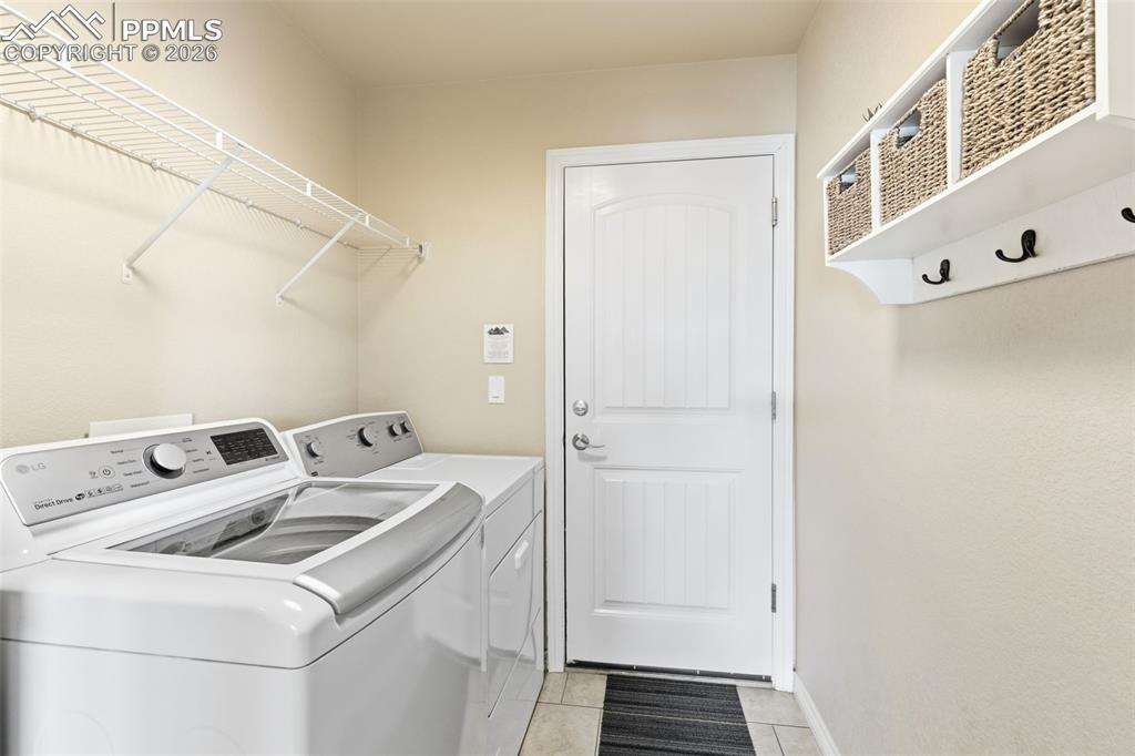 Image 15 of 35: Laundry