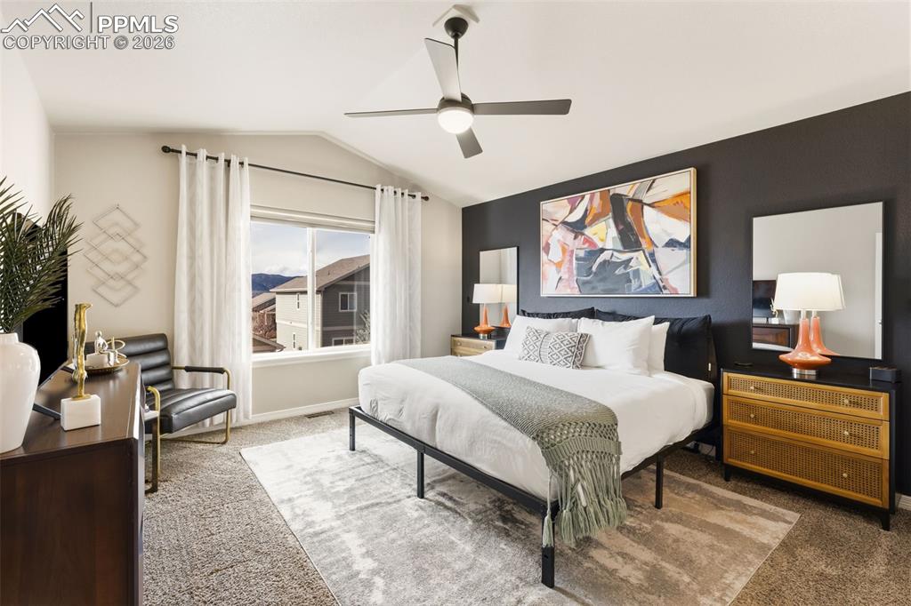 Image 16 of 35: Bedroom