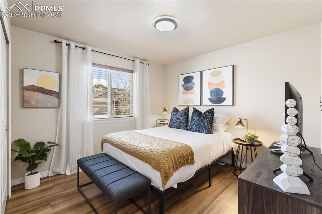 Image 20 of 35: Bedroom