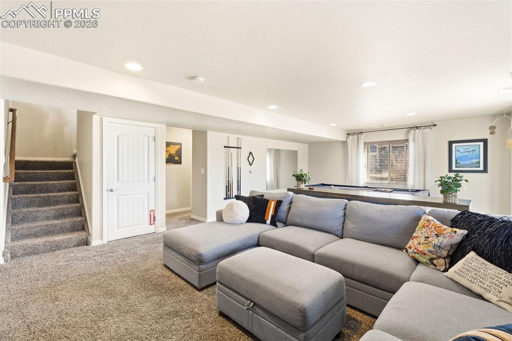 Image 22 of 35: Living Room