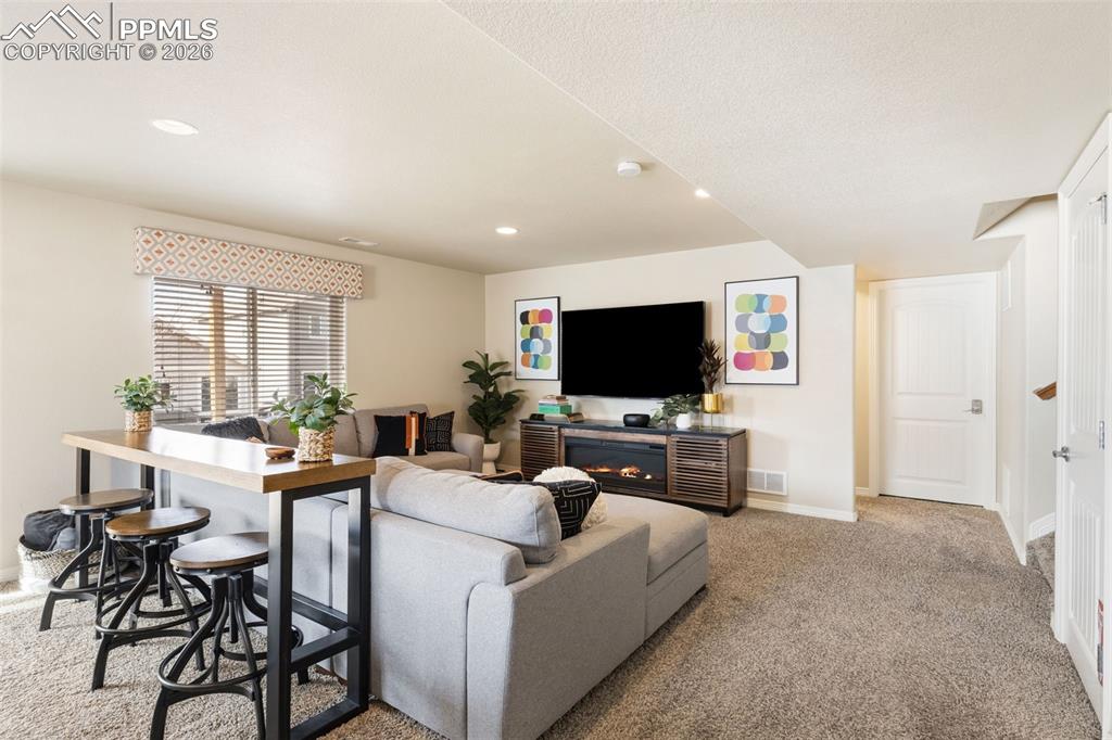 Image 24 of 35: Living Room