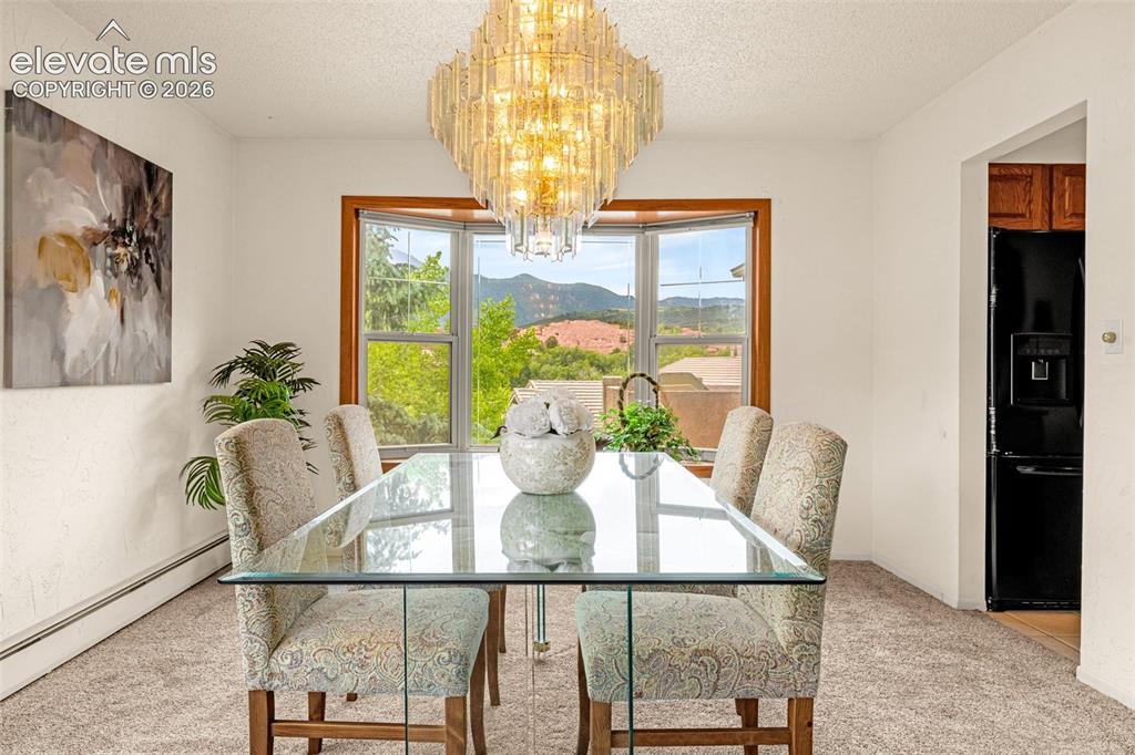 Image 11 of 34: Dining Area
