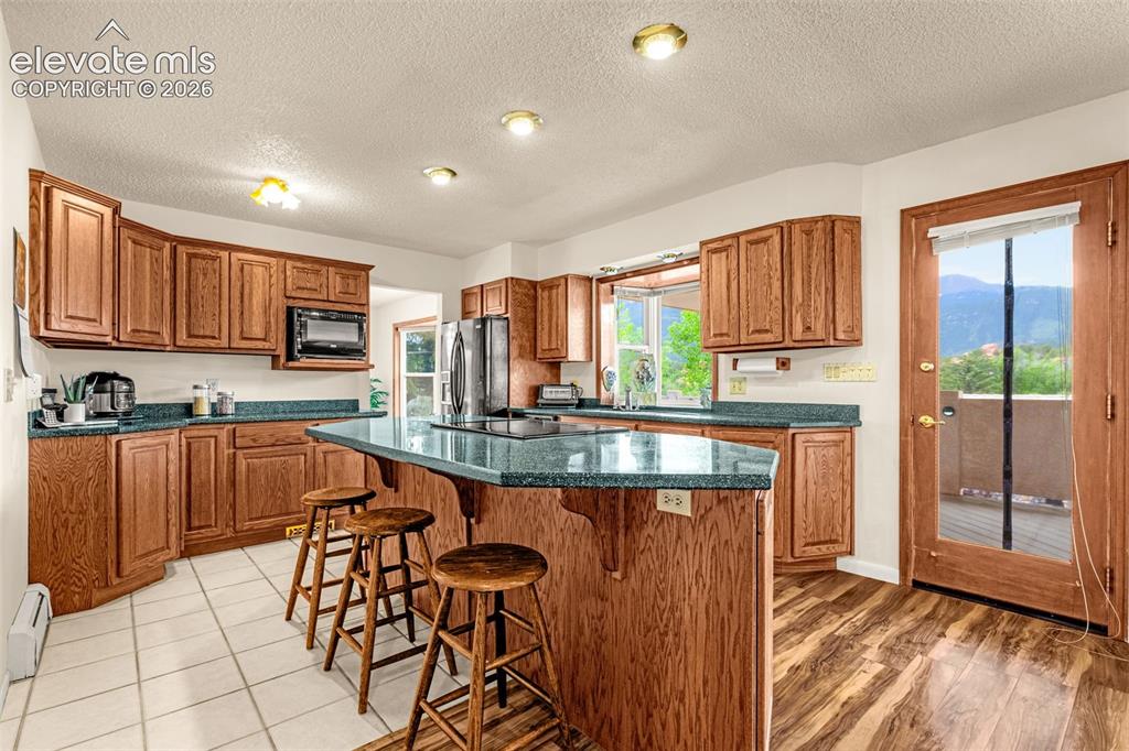 Image 13 of 34: Kitchen