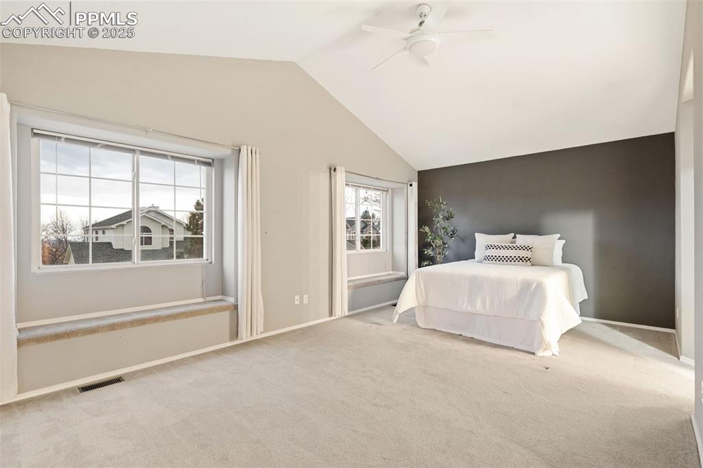 Image 19 of 37: Bedroom