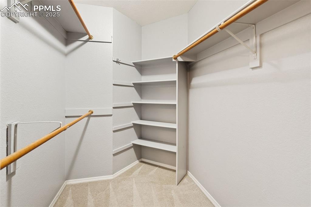 Image 21 of 37: Closet