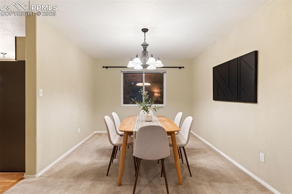 Image 9 of 37: Dining Area