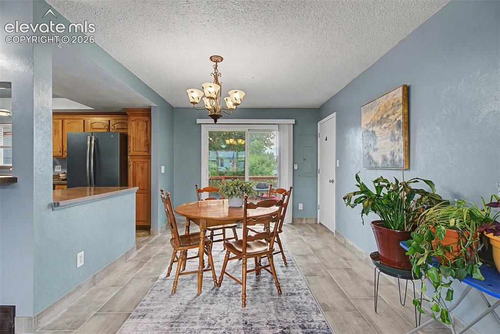 Image 10 of 47: Dining Area