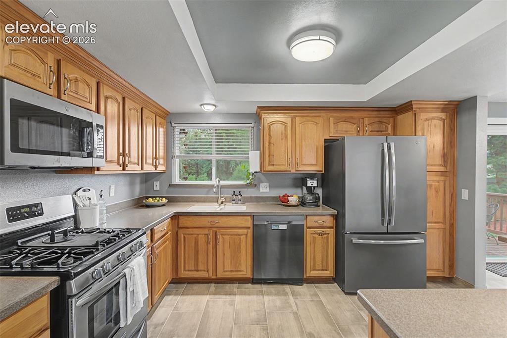 Image 11 of 47: Kitchen