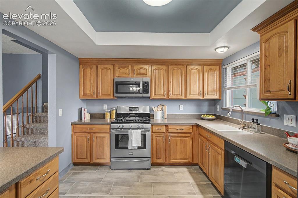 Image 14 of 47: Kitchen