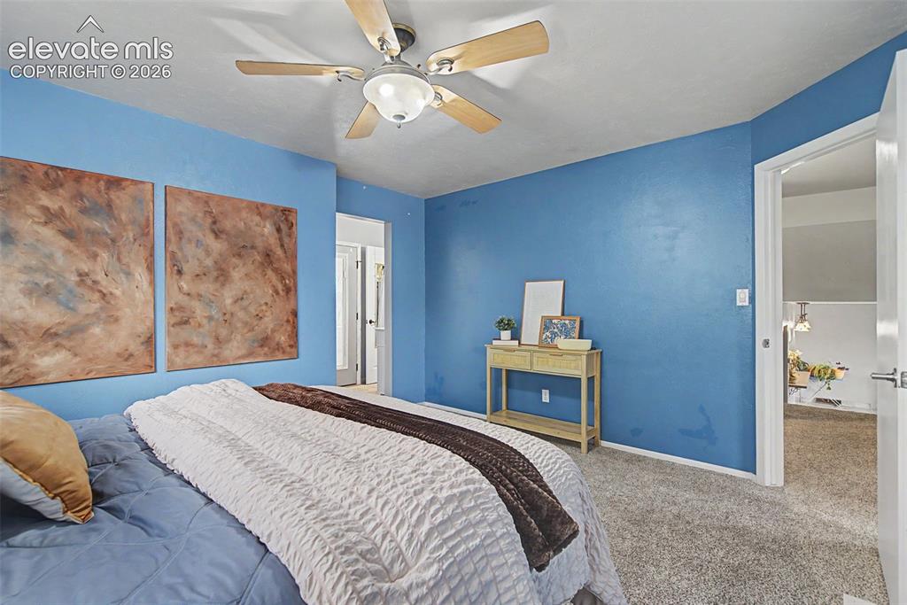 Image 19 of 47: Bedroom