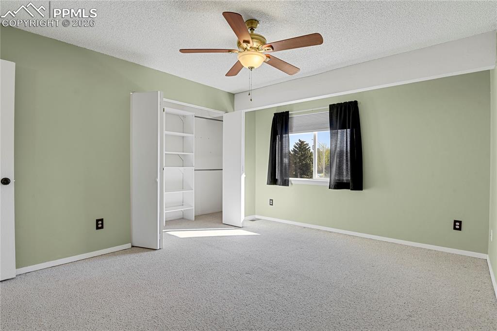 Image 15 of 28: Bedroom