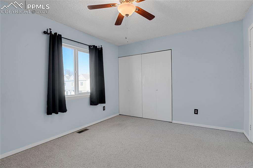 Image 21 of 28: Bedroom