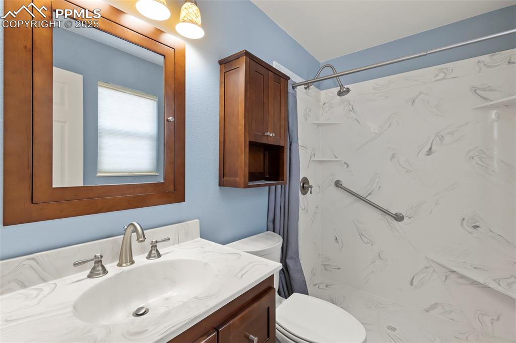 Image 17 of 27: Master Bath