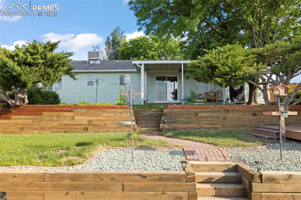 Image 20 of 27: Back of house