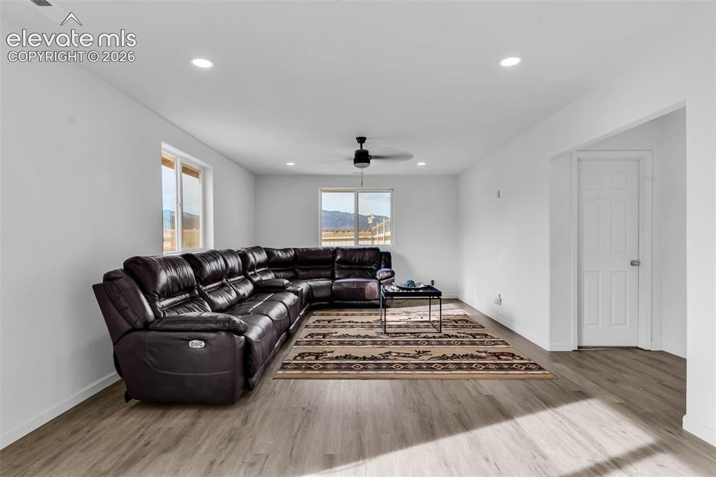 Image 10 of 50: Living Room
