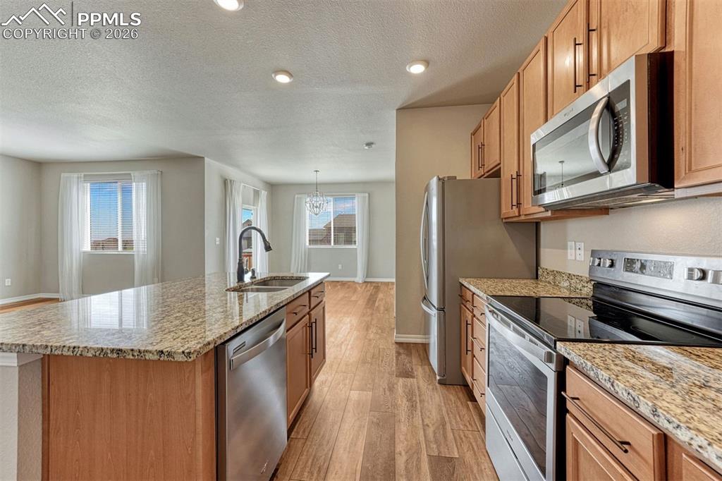 Image 10 of 42: Kitchen