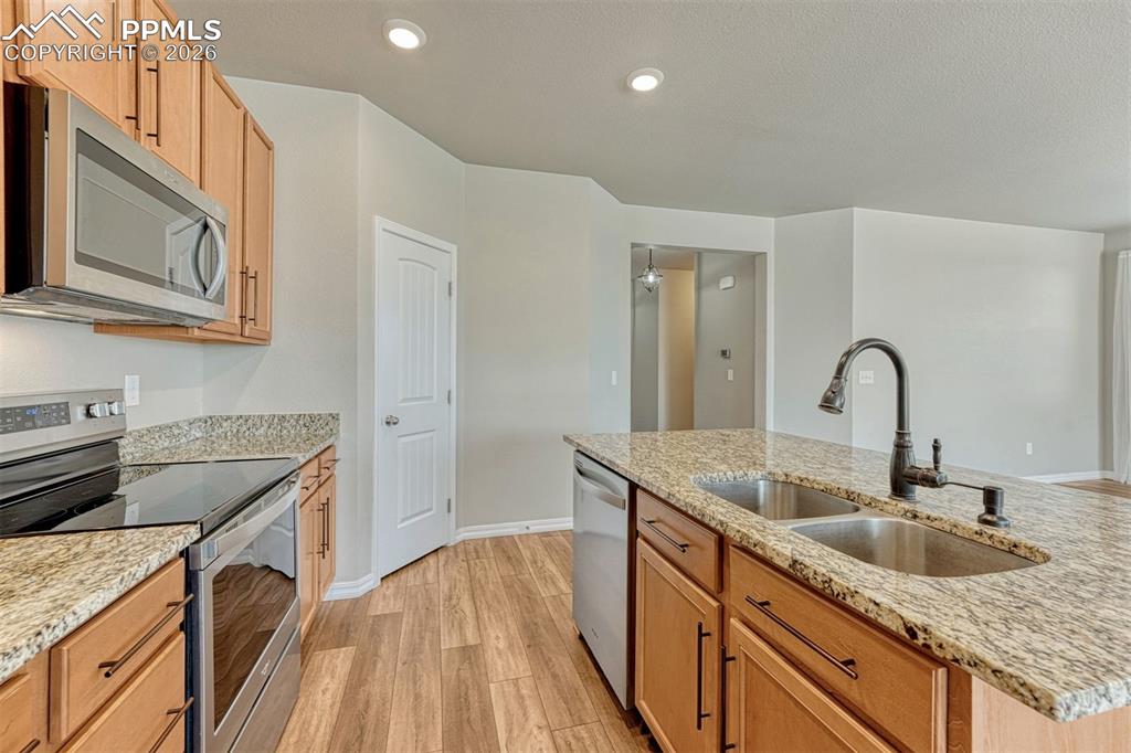 Image 11 of 42: Kitchen