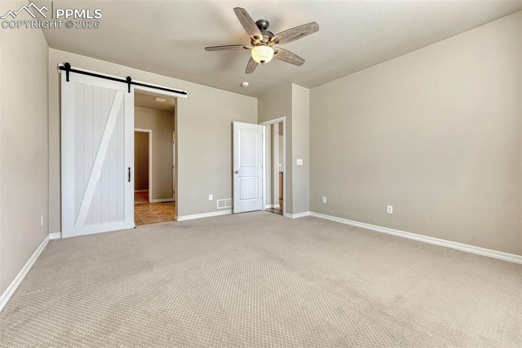 Image 18 of 42: Bedroom