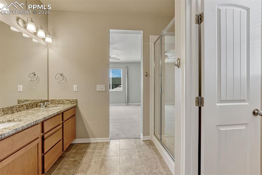 Image 21 of 42: Bathroom