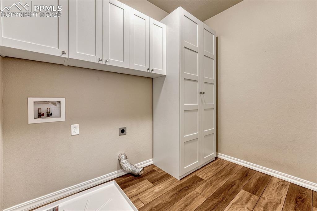 Image 29 of 42: Laundry