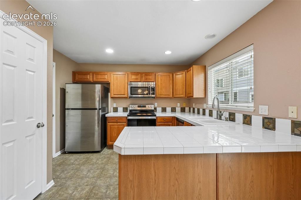 Image 7 of 29: Kitchen