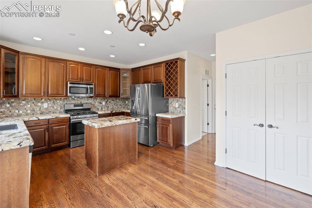 Image 11 of 48: Kitchen