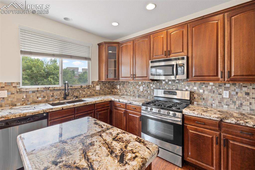 Image 14 of 48: Kitchen