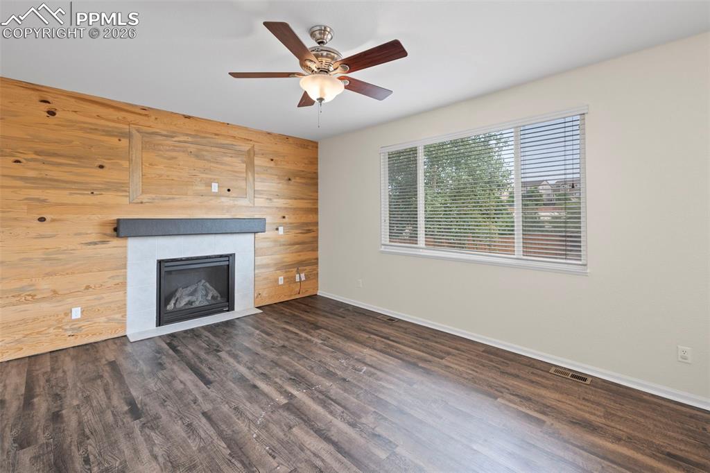 Image 6 of 48: Family Room