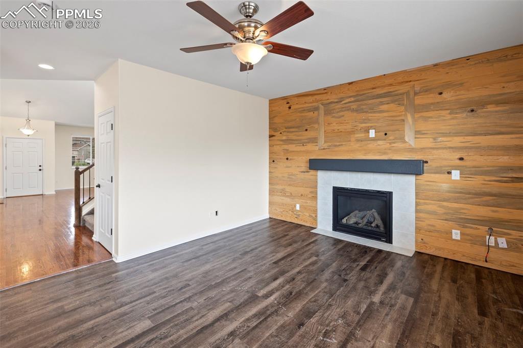 Image 7 of 48: Family Room