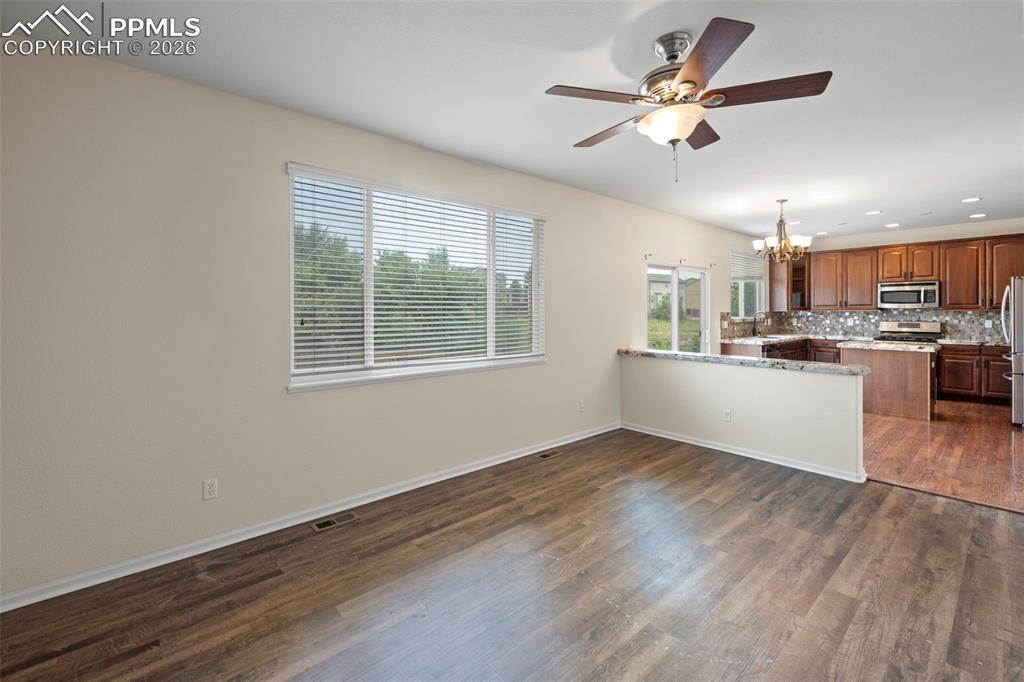 Image 8 of 48: Family Room