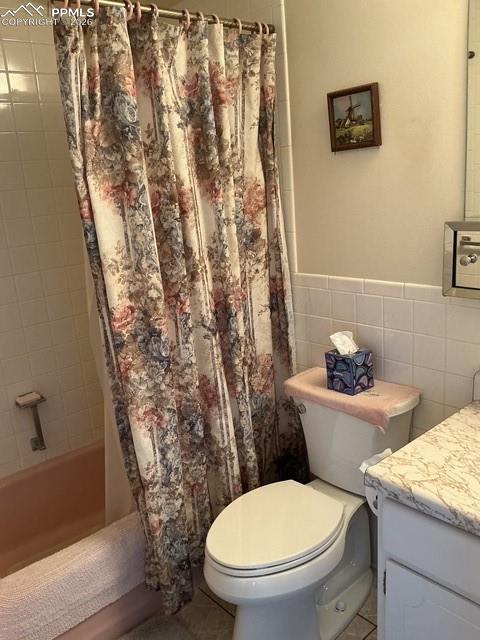 Image 2 of 11: Bathroom