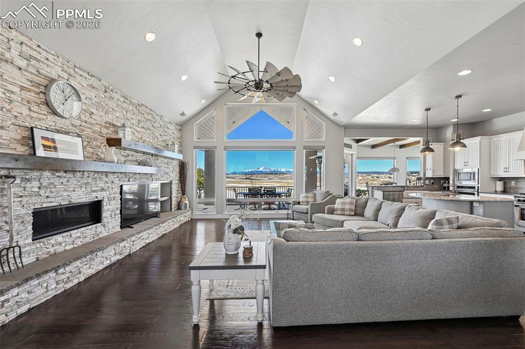 Image 15 of 50: Living Room