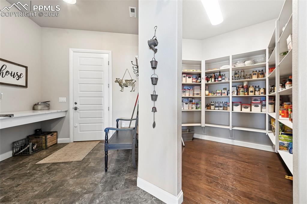 Image 22 of 50: Dining Area